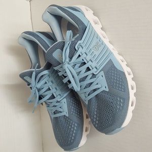 On Cloud X Blue Size 8 Women's Running